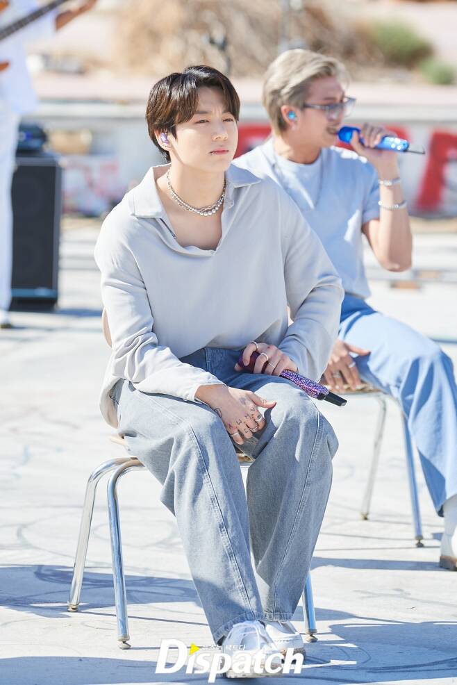 sugadboy's tweet photo. — PROOF LIVE | Hilo de fotos en HD.

#BTS_Proof @BTS_twt https://t.co/QrFA5Fjlom