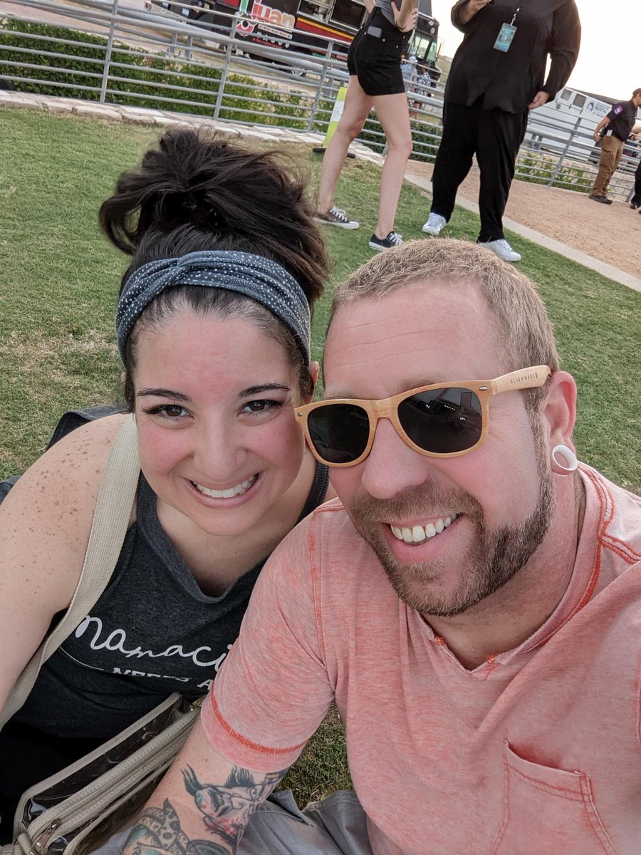 PMSUTPrincess's tweet photo. That time your husband got dragged to a @backstreetboys concert because he loves you (and you love the BSB)!! #bsbatx https://t.co/TYPq3YmyeP