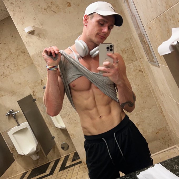 Ab check ✅ https://t.co/HQxhWk9Thz