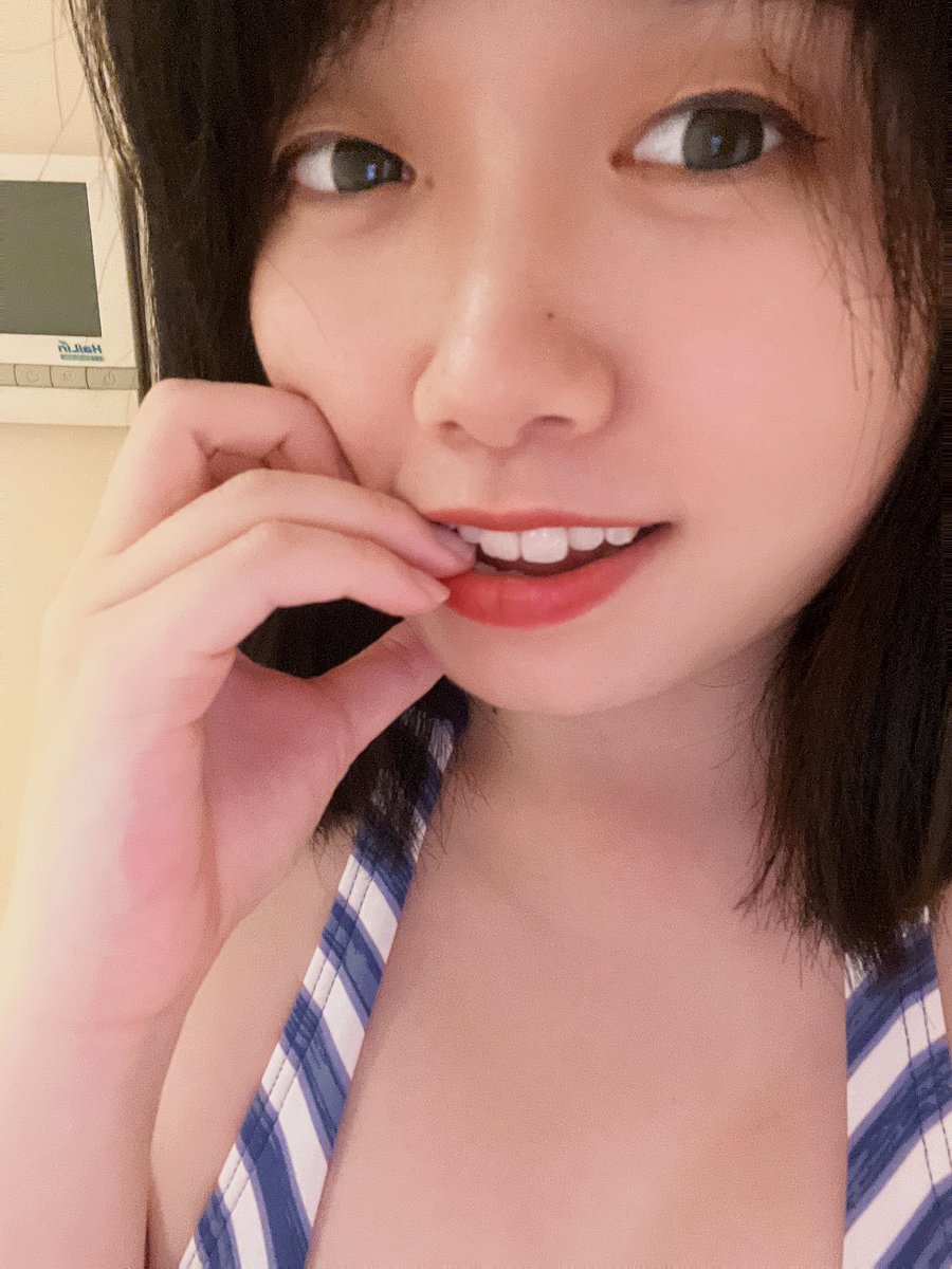 BerniceTang1's tweet photo. new bikini love👙
好想到海里试试吖🏖️
#等到疫情结束的那一天# https://t.co/totzu2HglP