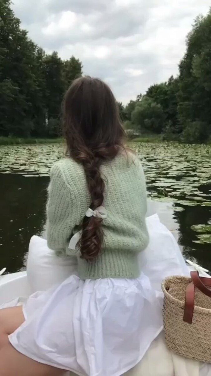 Thread aesthetic tweet media