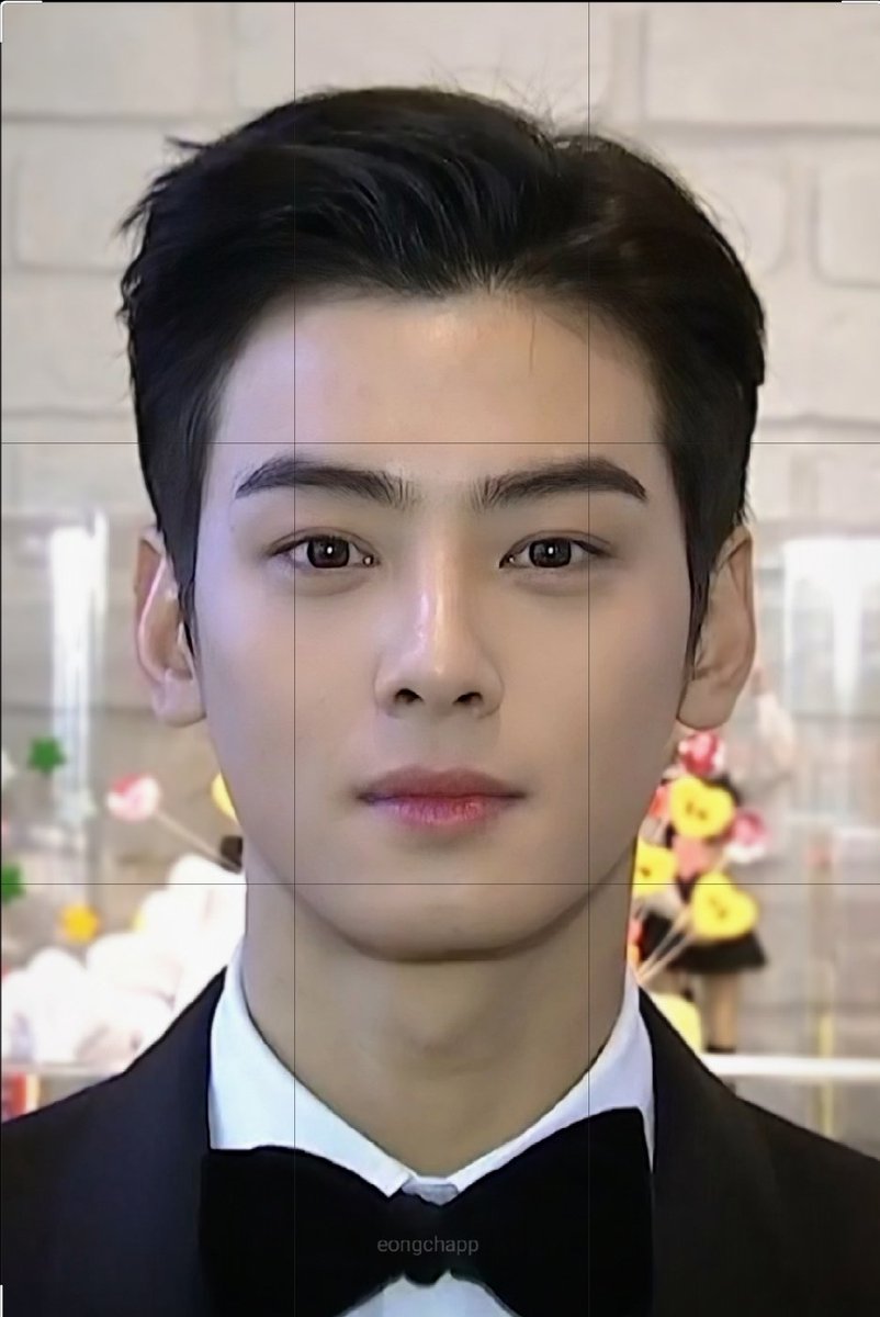 크롭하다가.. 대칭이 이게 말이되나↗️ 정석미남만쉐이
#차은우 #CHAEUNWOO