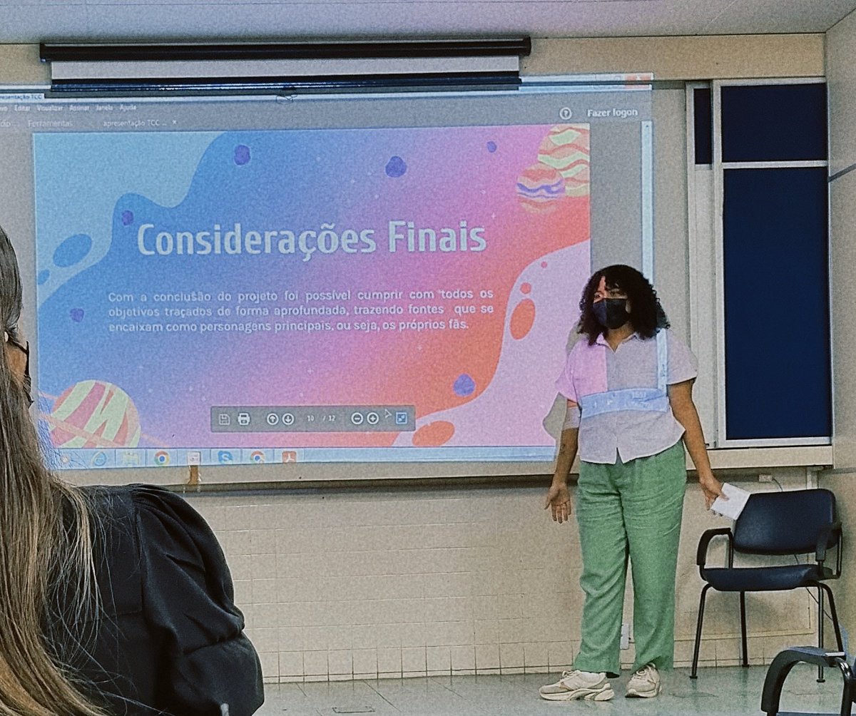 hearteubroken's tweet photo. O fato da minha defesa de tcc sobre o BTS ser no mesmo dia do aniversário de 9 anos do grupo foi algo que considerei bastante especial. Como diria o próprio @BTS_twt, tudo isso não é uma coincidência 💜💜 O 10 VEIO, meu @barmynewsverse foi lindamente aprovado!! https://t.co/8pQitKTttl