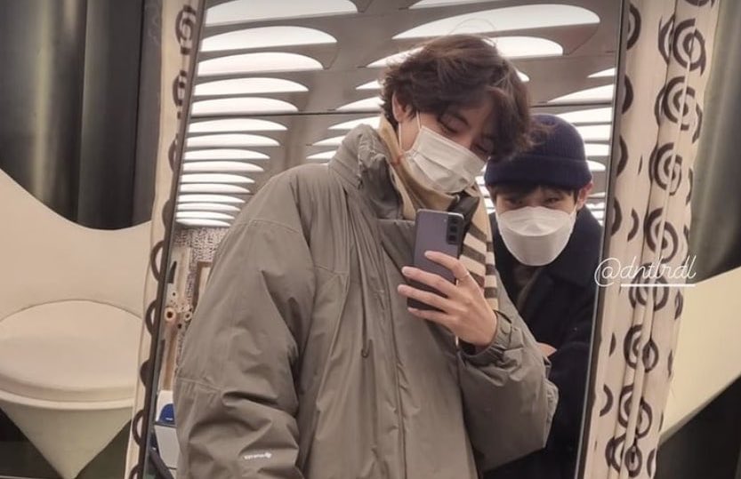 vminpinkie's tweet photo. we’re getting more taeshik moments 🥺 https://t.co/RAlGN4XeKL