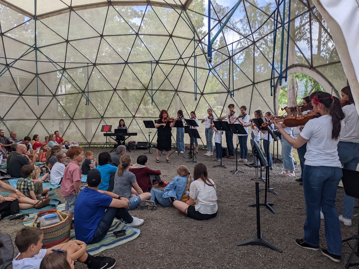 Science_Works's tweet image. Last Thursday, Siskiyou Violins gave a wonderful performance at ScienceWorks. 

The Siskiyou Violins is a group of exceptionally talented young violin students from southern Oregon and northern California. 

To learn more go to: siskiyouviolins.org