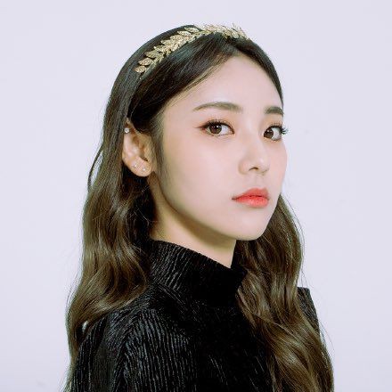 moonstar_infos's tweet photo. ㅤ[🌸 • 13.06.22 • news]
ㅤㅤㅤ #uvmidia #mstarupdate

VEIO AI!!! Nora foi confirmada como MC e apresentadora do reality show I=Future!!! Desejamos tudo de bom para ela e que mais oportunidades apareçam assim no futuro!! 

Já estou ansiosa para passar minhas tardes com ela!! 🤩 https://t.co/MPrxLzk9tF