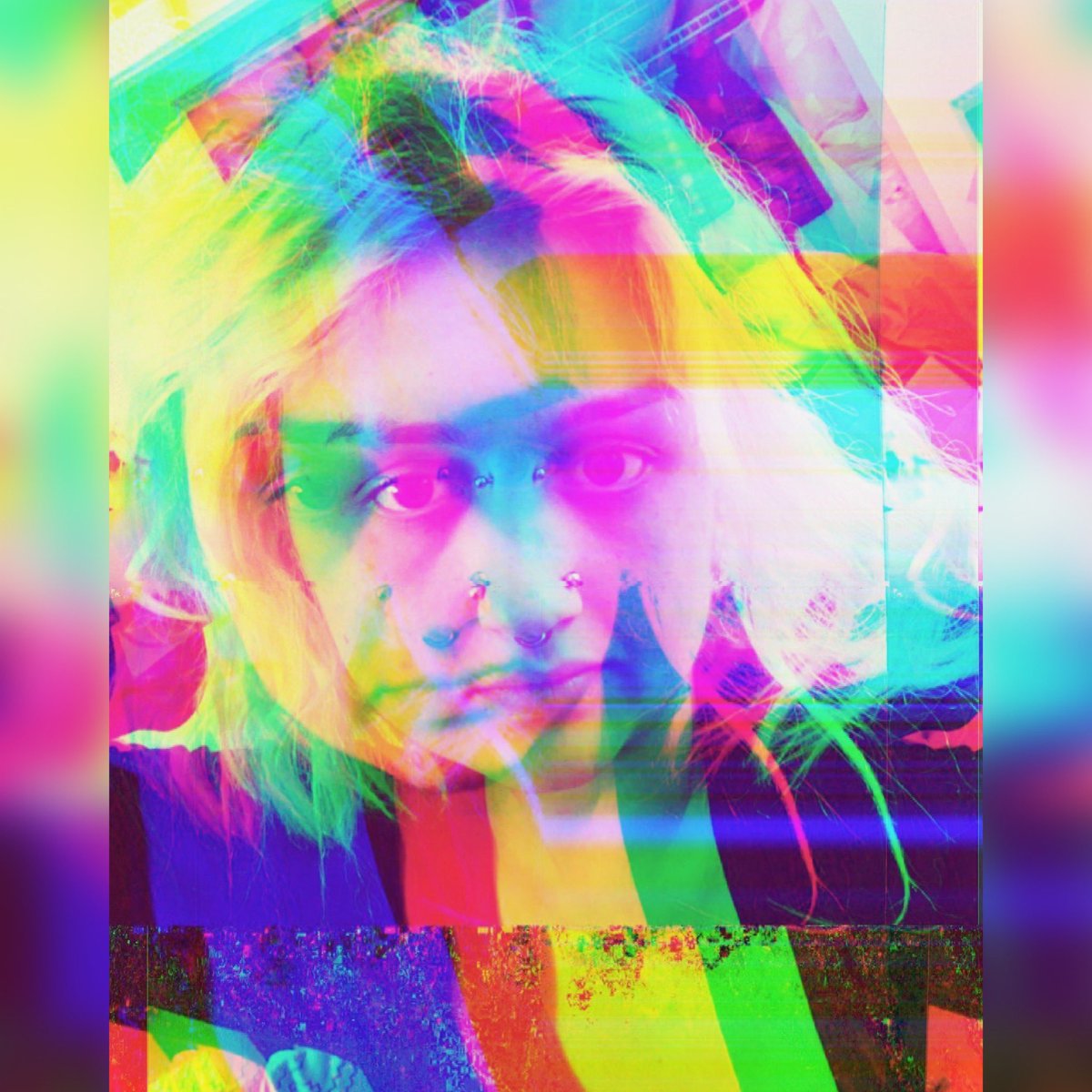 CatieKinge's tweet photo. Remade my Insta idk ¯\_(ツ)_/¯ took a #footvideo #socktease earlier, might post a teaser 🧦 https://t.co/2GqTEbvUi8 #glitch #glitchart https://t.co/fkTFzKC7Ij