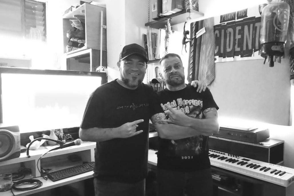 ciudaddelsonido's tweet photo. Tremendo parche nos hicimos en Selva Estudio con Jaime Ocampo #Athanator 🎸 Buenas historias, anécdotas y mucho #Metal 🤟 Escucha la entrevista completa este #Jueves a las 10:00 p.m. 🇨🇴
Sintoniza: https://t.co/UuwSbKt4IZ
Visita: @MusicamaestroRd https://t.co/LyPr5srs5Y