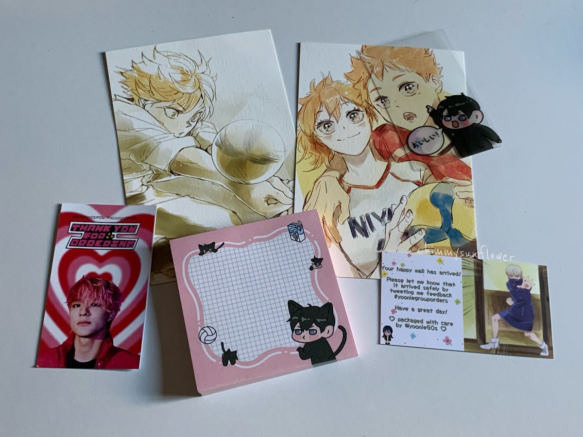 chimmysunflower's tweet photo. thank you so much for the go @yoonieGOs &amp; @sunnysideGOs for getting them to me! #yooniegrouporders #sunnysidefbs https://t.co/Mg7HylK6Kk