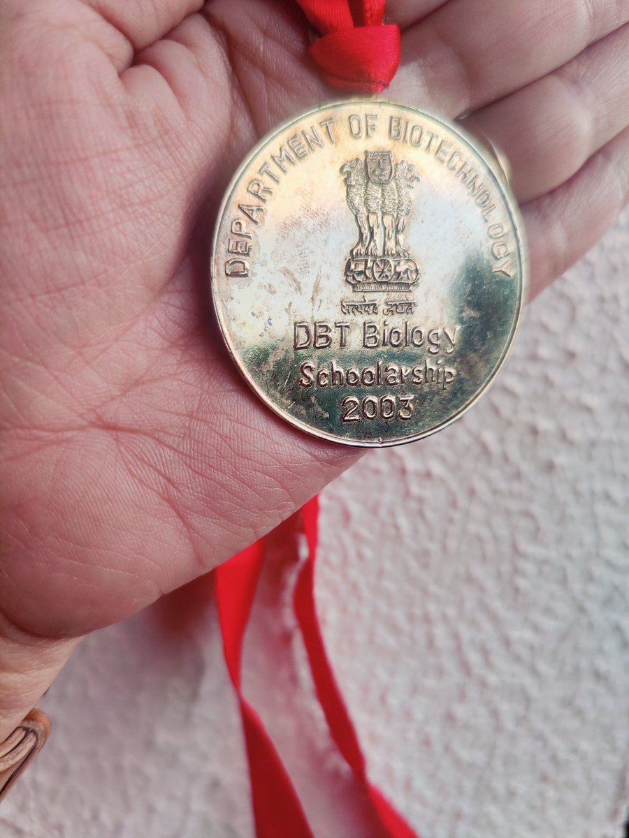 ambilysivadas's tweet photo. Receiving this precious award from @DBTIndia at the end of high school reinforced my passion and commitment for #biology. 

Years later, I stand once again grateful for the continuous support through @India_Alliance that now lets me take on bigger challenges. #chasingdreams https://t.co/e0D7XQnR2T