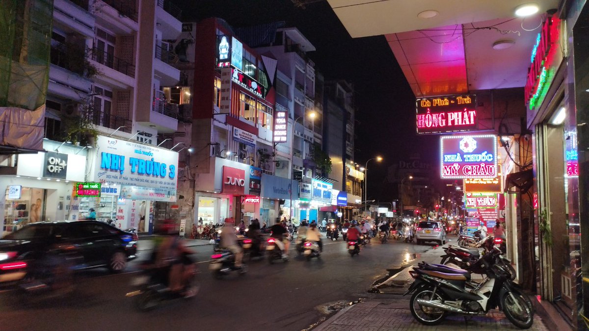 サイゴン 街角風景 今週はベトナム人スタッフのmaruchanより ホーチミン市cbdの医療の中心地 のお話です 22 06 18