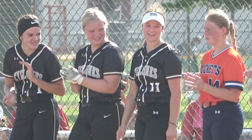 Channel1450com's tweet photo. Area Edges CS8 In Senior Softball All Star Game https://t.co/euBLDbPLKm https://t.co/2NK5iOlkNE