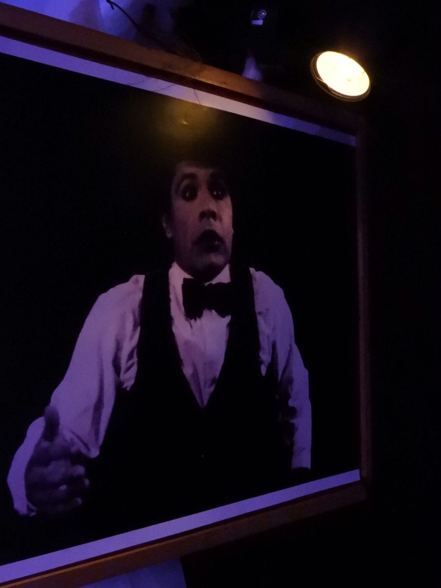 "Olvidos, simulacros y Basuras, el actor Anarchivista" 
Hora: 7:30 pm 
Temporada del 8 al 18 de junio e nuestra sala

✨🎟️Promociones Candelaria🎟️✨
Los miércoles y jueves tendremos boletería para todo público a $15.000