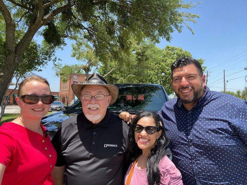 ericadrives's tweet photo. I love that events like this #fordtx drive of the #fordlightning not only allow us to get up close and personal with the vehicles we write about, but they give us the opportunity to hug the necks of long time friends we may only see a few times a year. https://t.co/bkTz9sTFhF https://t.co/QEXUoBQd3K