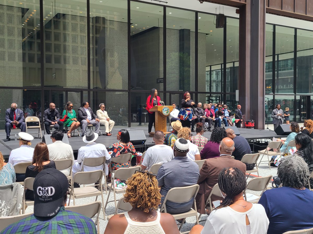 Today's Juneteenth Flag Raising Ceremony was beautiful.
#ChicagoJuneteenth 
#ChiJuneteenth2022