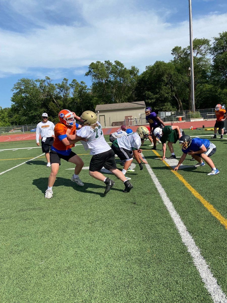 DoaneFootball's tweet photo. OL/DL Camp 2022‼️#RestoreTheRoar https://t.co/JKRVyQnN9Z