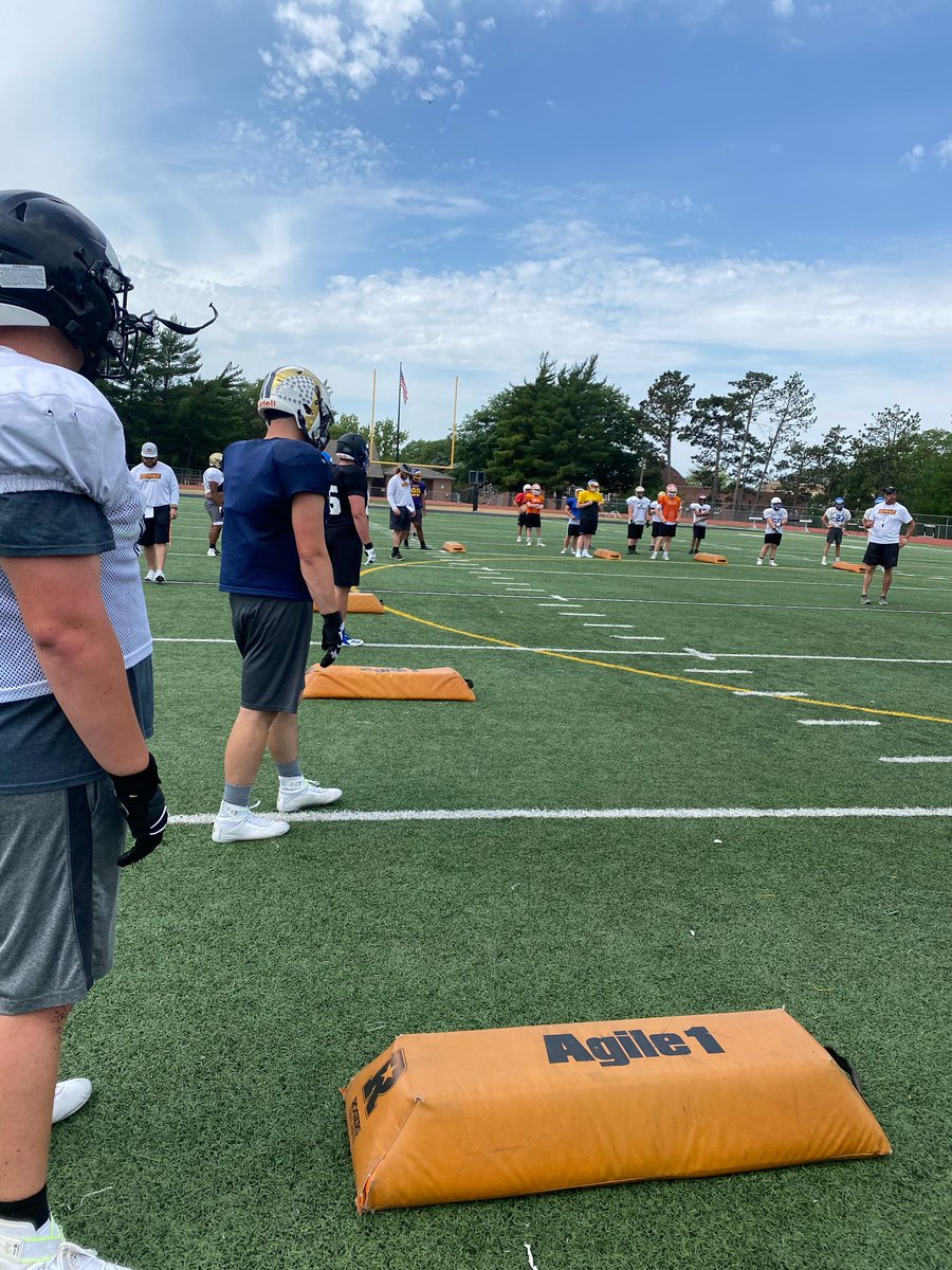 DoaneFootball's tweet photo. OL/DL Camp 2022‼️#RestoreTheRoar https://t.co/JKRVyQnN9Z