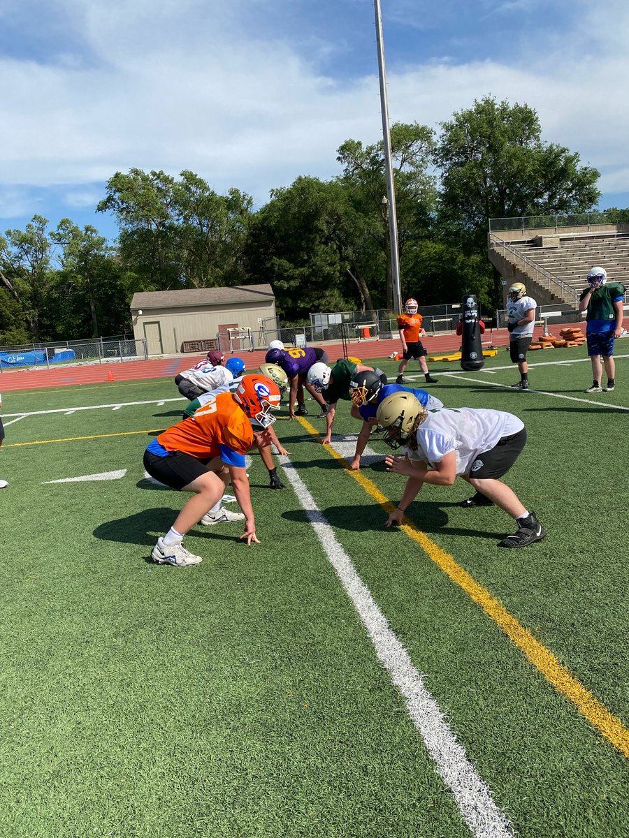 DoaneFootball's tweet photo. OL/DL Camp 2022‼️#RestoreTheRoar https://t.co/JKRVyQnN9Z