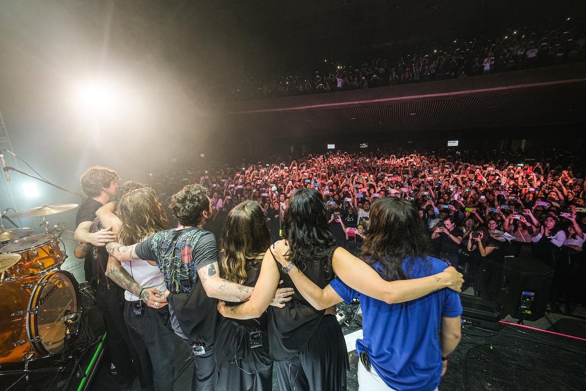 REYNOmx's tweet photo. Gracias por dos noches increíbles en el Auditorio BlackBerry de la CDMX, estamos muy felices de estar de regreso y de poder compartirlo con ustedes. 

Fotos: @ZeusLopezz _ @ricardogcc_ @liliestradamx https://t.co/6PBmaqLBJa