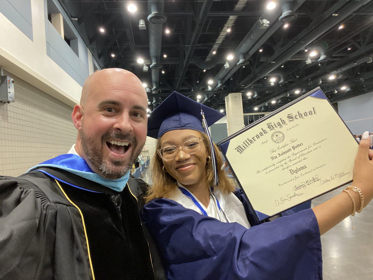 PrincipalBrian's tweet photo. 2 wks ago, after Senior Assembly, I met this Sr who l’m so proud of tonight! She was very special to Dana King & vice versa. She made a point of inserting her diploma into its cover tonight, as the tears fell. She earned that diploma and she is why we do it! #MillbrookProud https://t.co/FRPDEgdy4l