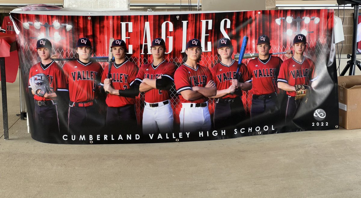 cvcoachmumma's tweet photo. Thank you to all our families and supporters. This is a special group of your men and I am honored to have had the opportunity to spend this time with them. Thank you especially to our seniors. https://t.co/b6lZvCd4H9