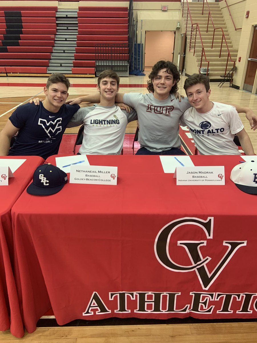 cvcoachmumma's tweet photo. Thank you to all our families and supporters. This is a special group of your men and I am honored to have had the opportunity to spend this time with them. Thank you especially to our seniors. https://t.co/b6lZvCd4H9