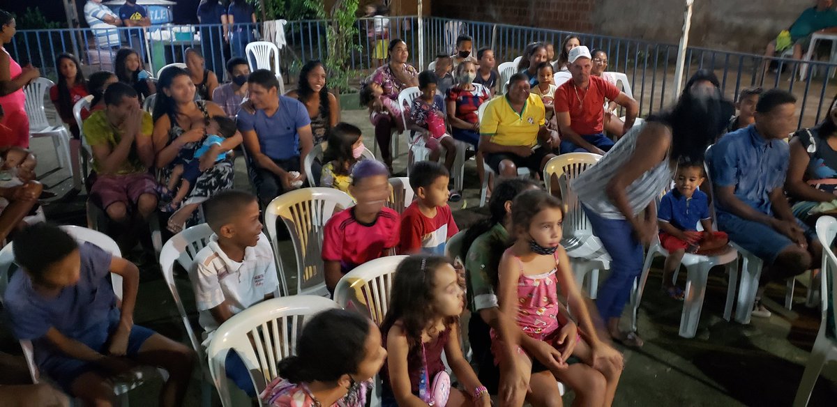 yarlensbrito's tweet photo. Segunda noite de evangelismo no bairro Muriti da cidade de Crato, Ceará. 🔥

O público tá aumentando. 🙌🏻

 Que Deus alcance corações. 🛐

Oremos.

#AssociaçãoCearence 
#DiscipulandoMais 
#EvangelismoResgate
#BatizarMuitos 
#DiscipularTodos 
#RumoAos80 https://t.co/wGGQXQPzYq
