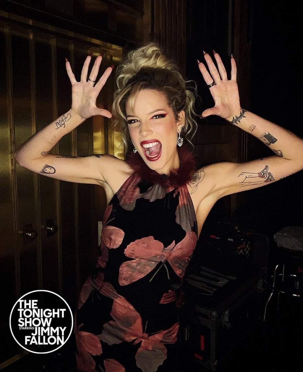 HalseyInsiders's tweet photo. Halsey for @FallonTonight! https://t.co/sAYERBEXDl