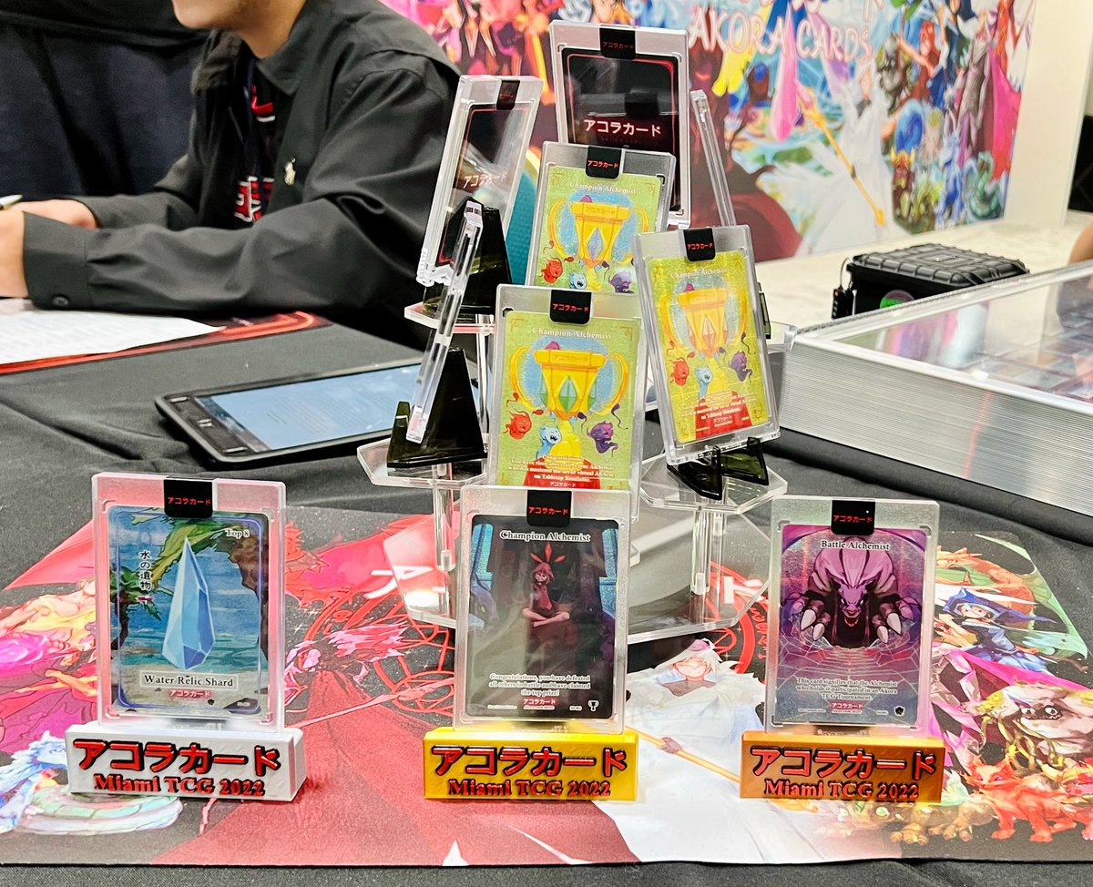 slabstand's tweet photo. Custom Akora Stands for their 1st ever Tournament this past weekend at Miami TCG! ๐
Showing the 1st, 2nd and 3rd prizes off in style ๐ฅ @akoratcg @MiamiTcgCon
#miami #tcg #miamitcg #akora #slabstand #prize #tournament #win #collect #akoratcg https://t.co/aeIHsITbeq