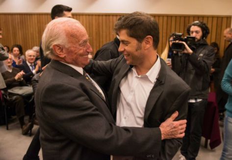 Carson_Marsh's tweet photo. ¿"Vivir con lo nuestro" (morir con lo puesto) o "Vivir de lo vuestro"? https://t.co/2jhK7O97FO