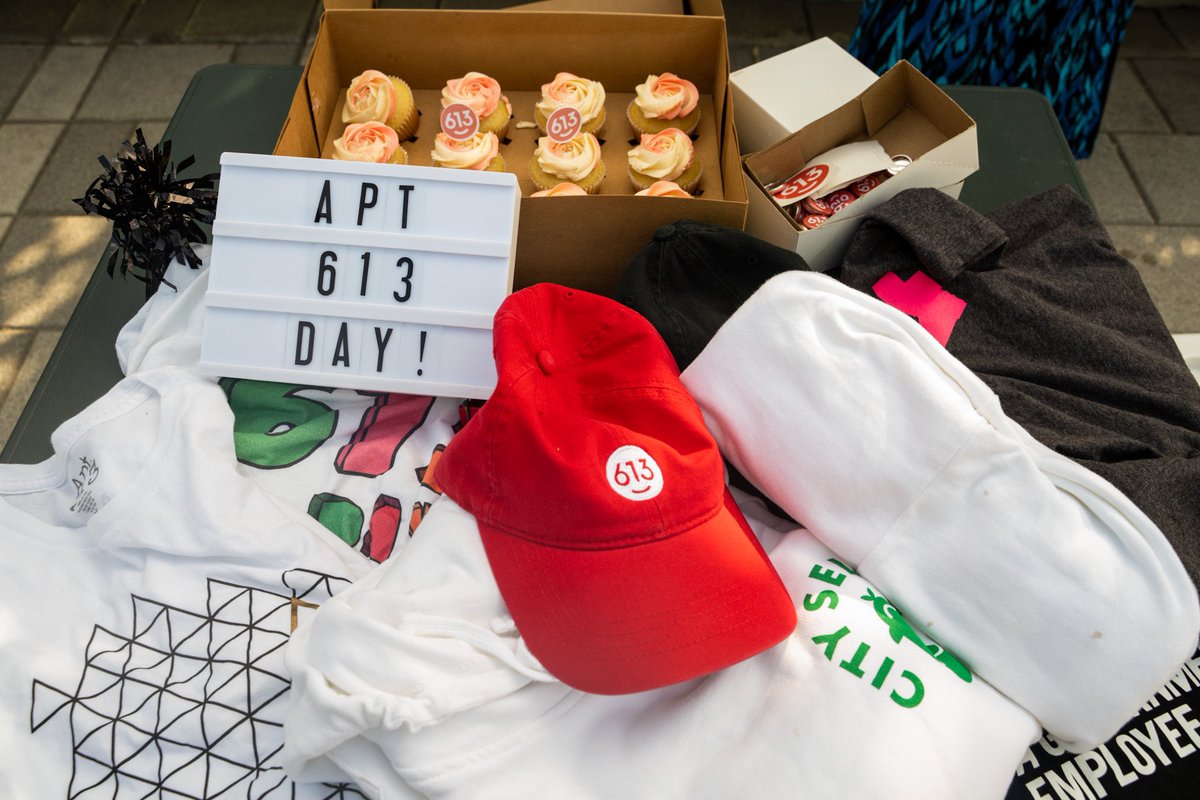 szemingwu's tweet image. Small celebration on @613_DAY by @apt613 in Lansdowne Park. #613day #ottawa