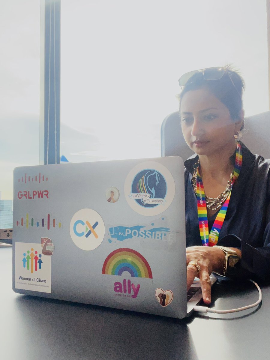 VarshaKanwar's tweet image. First time at #Cisco Singapore office made more special meeting, in person, one of my fav. #CiscoAPJC #WomenOfCisco role models, the incredibly inspiring 😍 @Taybk. 
Thank you BK for the brief yet very energizing chat. #YouInspire 🙌🏽 #WeAreCisco #WomenInTech #ExampleIsLeadership