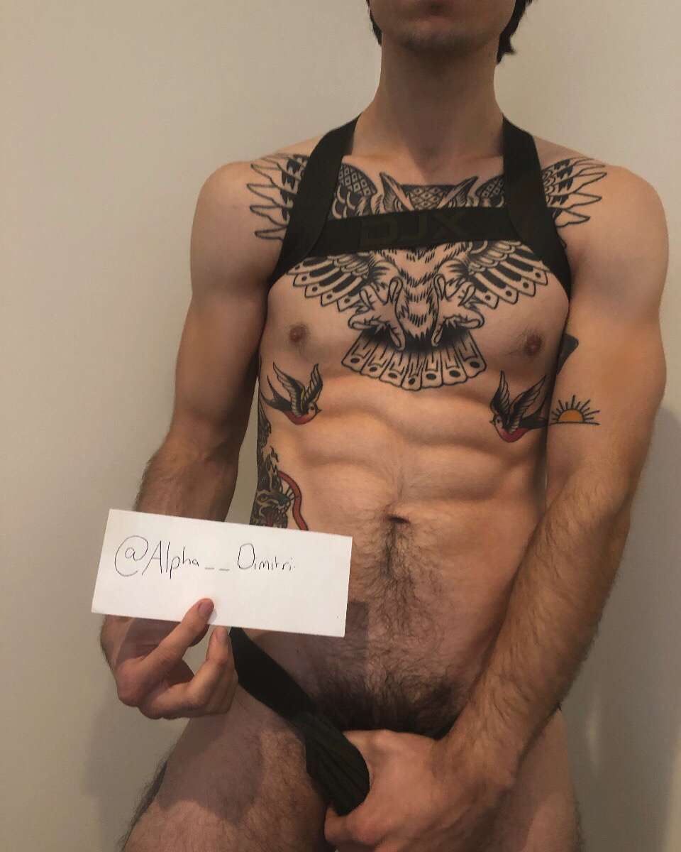 Alpha__Dimitri's tweet photo. Here’s what all of you losers have been begging me for. No more excuses sluts, come ready to serve, I’m not here to play games. Shoutout to the sub who bought me this set, send $20 to see it from the back piggies #findomgod #findom #rt #cashmaster @alpha_amplifier @RT4Masters2 https://t.co/90tCBbWvd2
