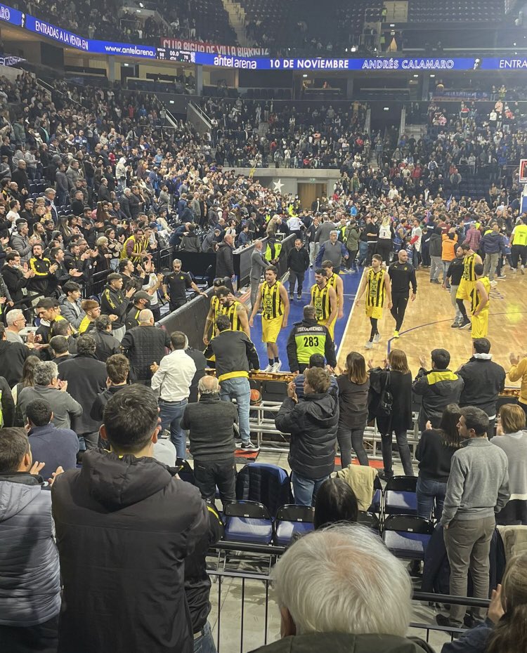 santisan12's tweet photo. GRACIAS por hacernos creer. Por dar siempre un poco más cuando era más difícil. PEÑAROL no los olvidará nunca . https://t.co/zgi69zh5Ad