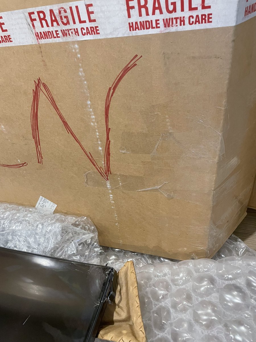 jinal1211's tweet photo. @FedEx @FedexUSA @FedExOffice I have been looted for $300, you broke my tv &amp; while you insured it yourself for $1000, u refuse to pay me because packing was not right. You saw the packing before you accepted the order, why insure &amp; ship it then? #Fraud #FedexClaims https://t.co/QKrOxfBfnl
