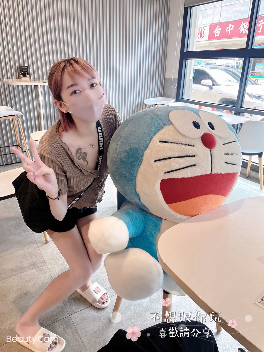 身體舒服點，出來吃早餐巧遇多啦ㄟ夢 可愛。 https://t.co/QQ8KTtB8x1