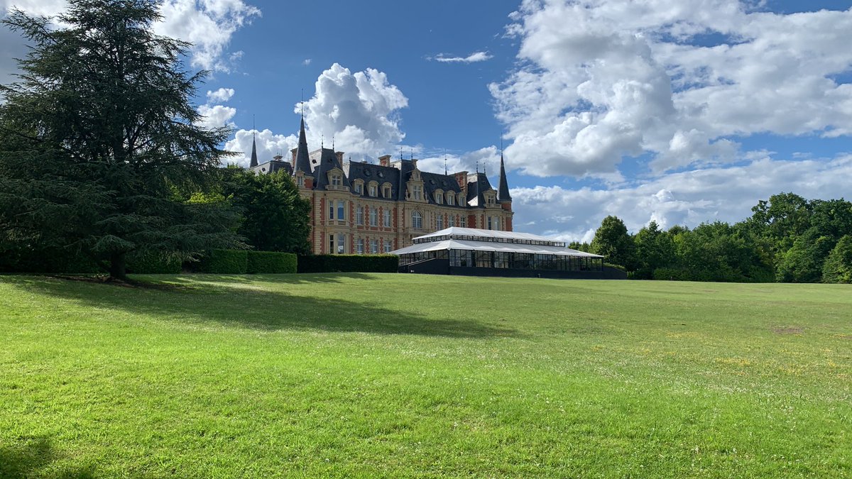 AmitBhatiaIndia's tweet photo. “The #ImpactMovement subsumes #ESG &amp; #Sustainability, is both a #Revolution &amp; a #Renaissance to resolve #social &amp; #climate challenges.” My msg ⁦@Capgemini⁩ Global #CSR Meet in their beautiful campus in #Chantilly, #Paris; real honour 4 ⁦@AspireImpact⁩; &amp; a green gift! https://t.co/8D0aamibg3