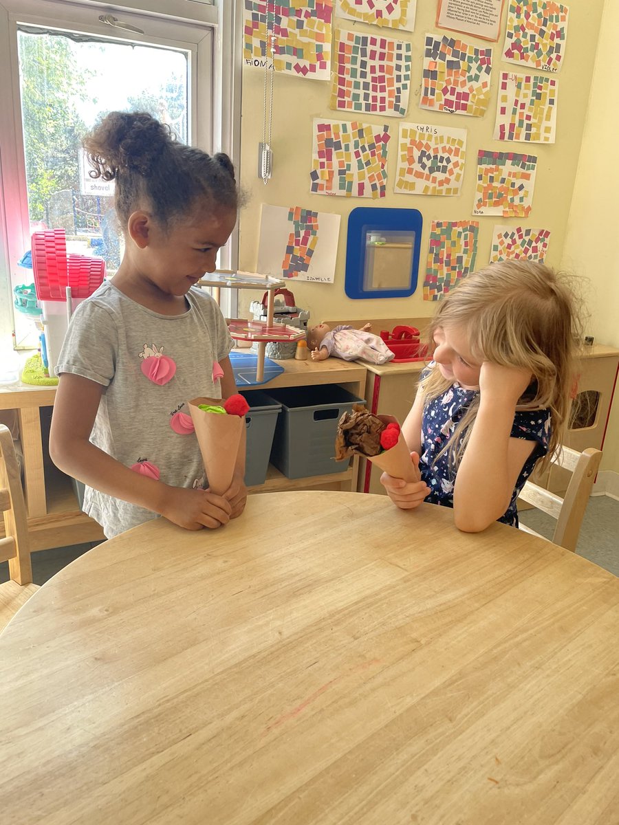 Our ice cream shop is open 🍦We heard students finding the correct coins and bills to pay for their ice cream 🍨 💸 So many invitations for literacy and numeracy! #Kindergarten #fdk @TDSB_HowardPS #tdsb