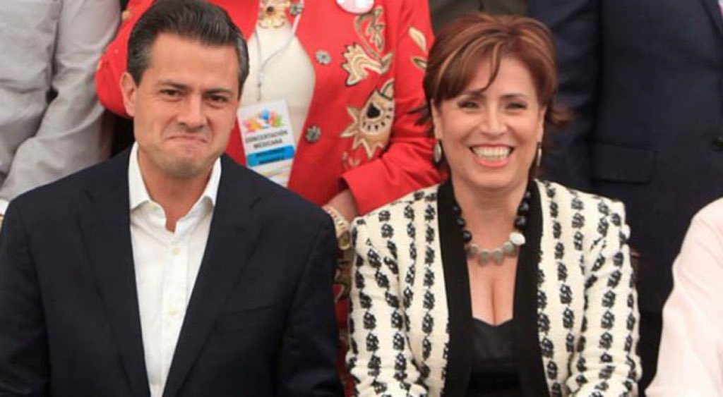 epigmenioibarra's tweet photo. De los múltiples casos de corrupción, la Estafa Maestra es uno de los peores ejemplos: triangularon el dinero a través de dependencias gubernamentales, universidades y empresas; saquearon programas de ayuda a la población más pobre; el desvío ronda los 8 mil millones de pesos. https://t.co/bJoROa1gRB