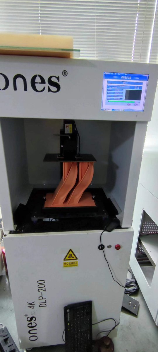 AlexPin39836639's tweet photo. 405nm DLP 3d printer for shoe mold. 4,953 layers with 17.5 hours,
layer thickness 0.06mm.machine work size:249.6*140.4*300mm &amp; Resolution :0.065mm.Customized Solutions. https://t.co/aQEH7UJ0RR
