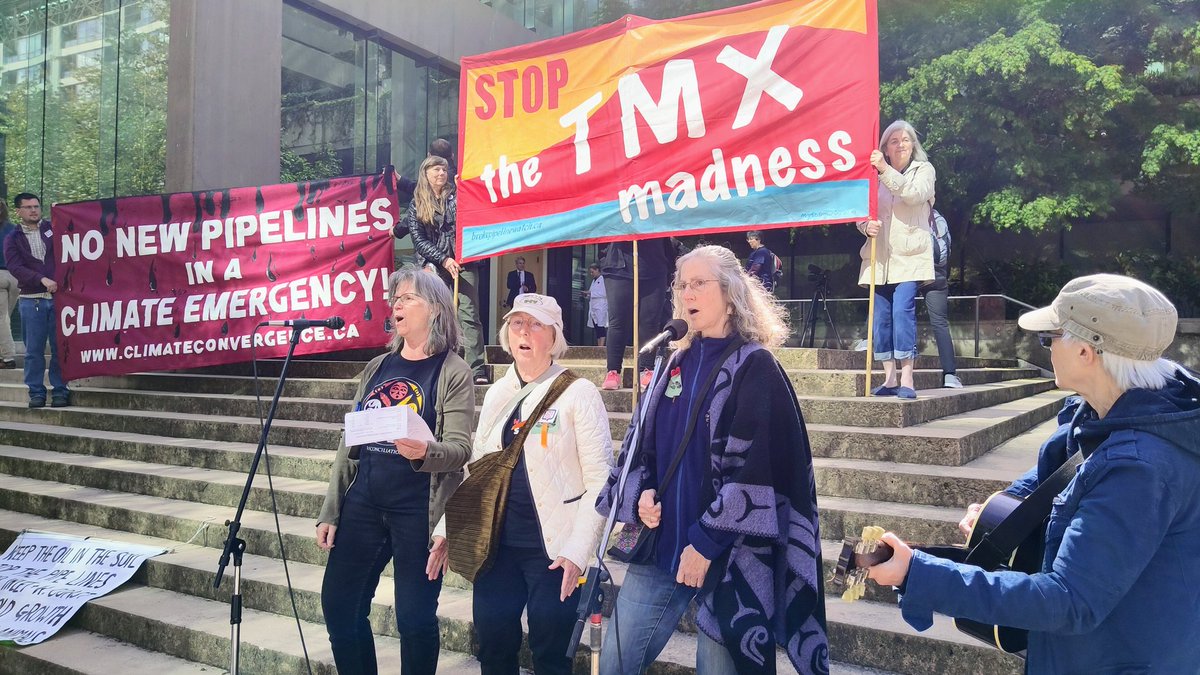 climate604's tweet photo. Great morning participating in a dynamic rally at Law Courts in downtown #Vancouver organized by @PPSTMX1 to support Doctor @ttakaro who is facing 28 days in jail for peaceful protest to stop the TMX dirty tar-sands pipeline #stoptmx #vanpoli #cdnpoli #climateaction #WeWillWin https://t.co/kpZpNqc9uG