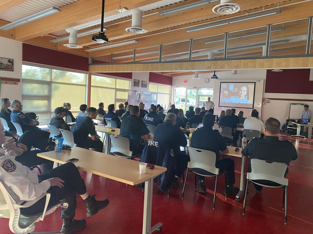 CSaanichFire's tweet image. Tonight members of @CSaanichFire were participating in a #Mentalhealth presentation by  #undercovermentalhealth.  @SteveSerbic #itsoktonotbeok #csaan