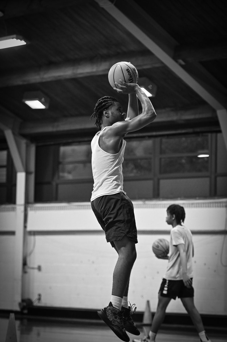 pettigrew_n's tweet photo. Friday at Jefferson University 12pm. Come check @SLABEEBERBASKETBALL combo guard @1kaiii1  avg 14pts 6rebs 5ast #highschoolbasketball #phillyhoops #phillyhoopgroup #collegerecruiters #CollegeBasketball @UnderratedQuise https://t.co/5IzixP3oeB