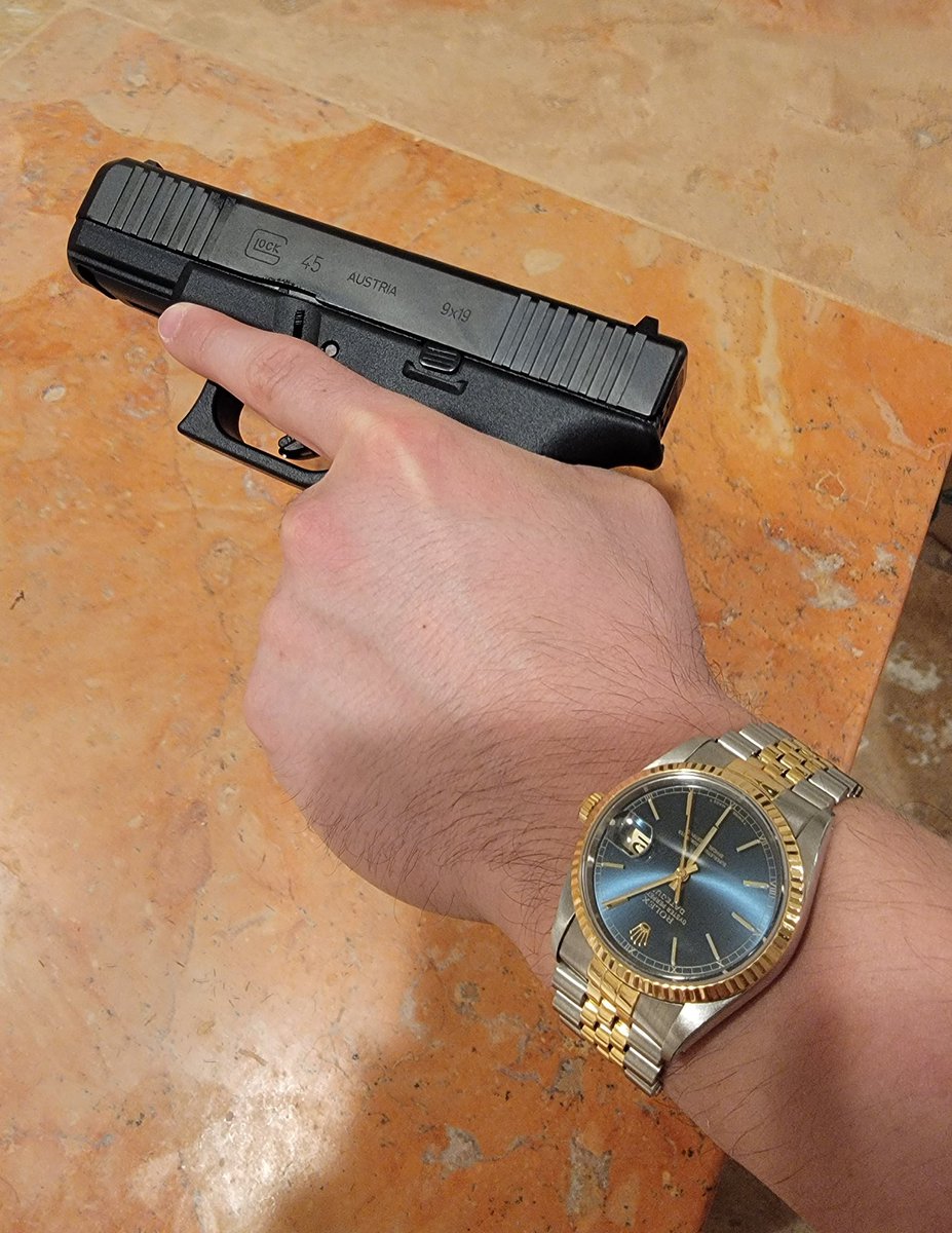 JPithero's tweet photo. Got a Ultimate InfiniPass and Glock over the weekend life is good. @InfiniGods @MangoManHP @GLOCKInc https://t.co/sWnXHzi6OV
