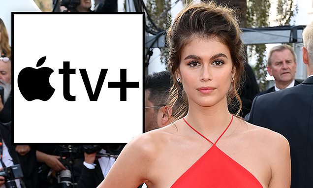 tanndde's tweet photo. Kaia Gerber lands a recurring role on the new Apple TV Plus series Mrs. American Pie starring Kristen Wiig and Laura Dern https://t.co/YMZwgQcvYE https://t.co/zAC700HoCL