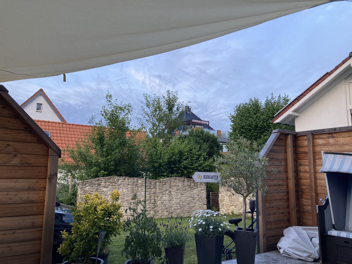 Ein weiterer Sonnenaufgang am Strand - nach einer rauschenden Partynacht am Strand der griechischen Urlaubsinsel 😏