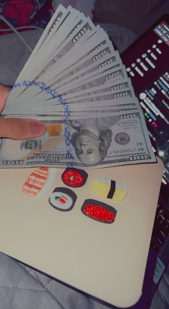 Who wants a love card 💸❤️

Check pinned for giveaway ✨