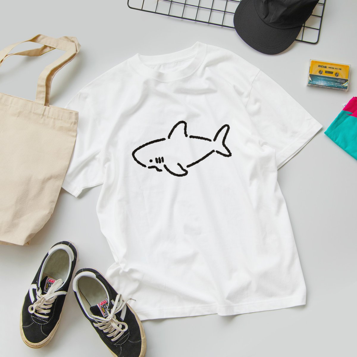 waritoomoi's tweet photo. #SUZURIのTシャツセール 
シンプルな線だけのサメTシャツ🦈
https://t.co/bwFZbeL9r4 https://t.co/nfcSaNYXwS