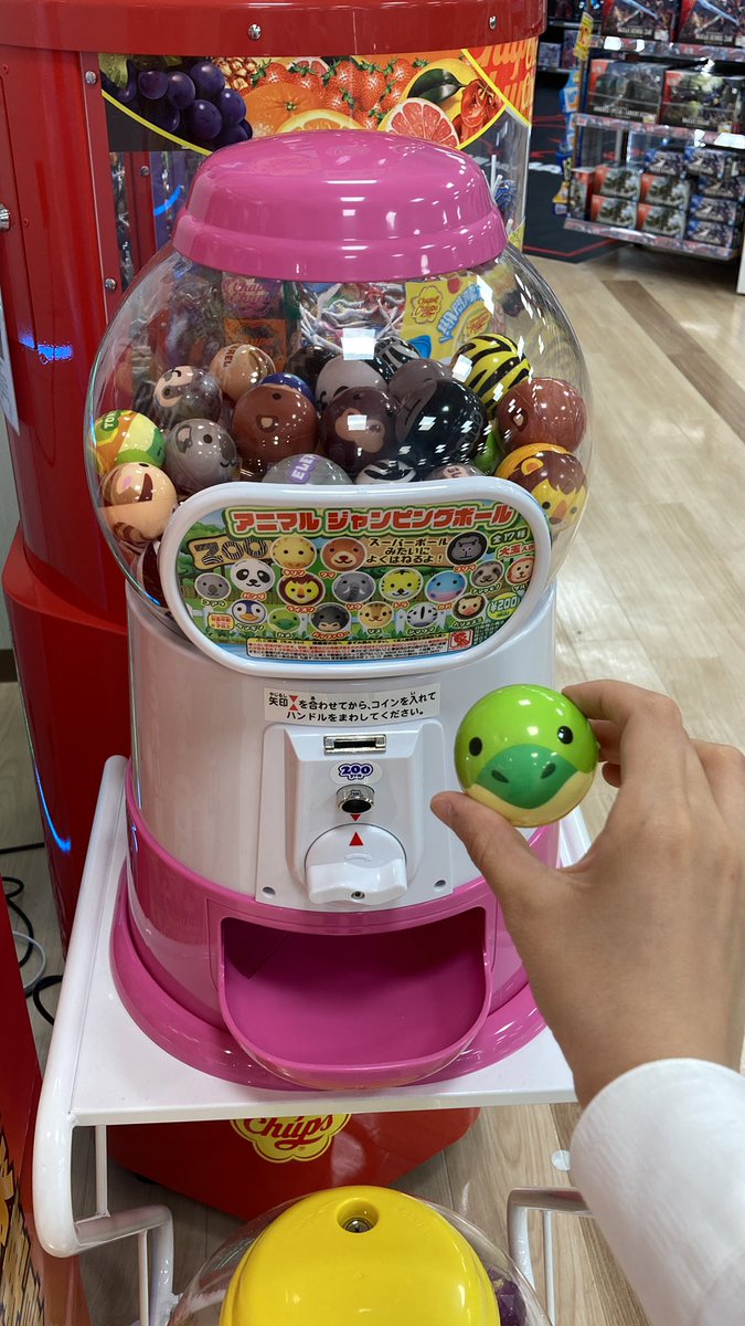 B1ネバーランドコーナーにて 6月から新しく仲間入りしたガチャガチャ