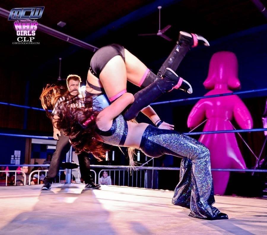 5avannah5ummer5's tweet photo. TimeWarp Tuesday!! 2014 @mcitywrestling #princessofperfection ๐ #perfectplex ๐ https://t.co/IurxTLrH6t